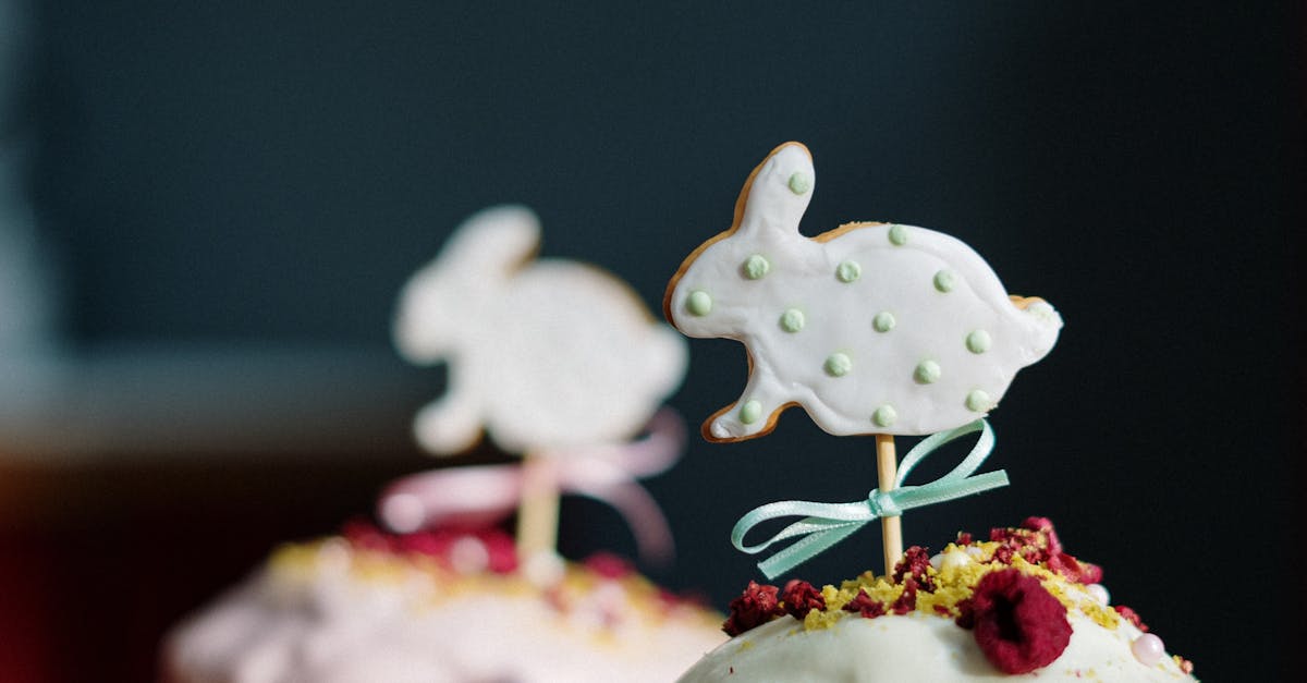 Can I make my own cake topper?