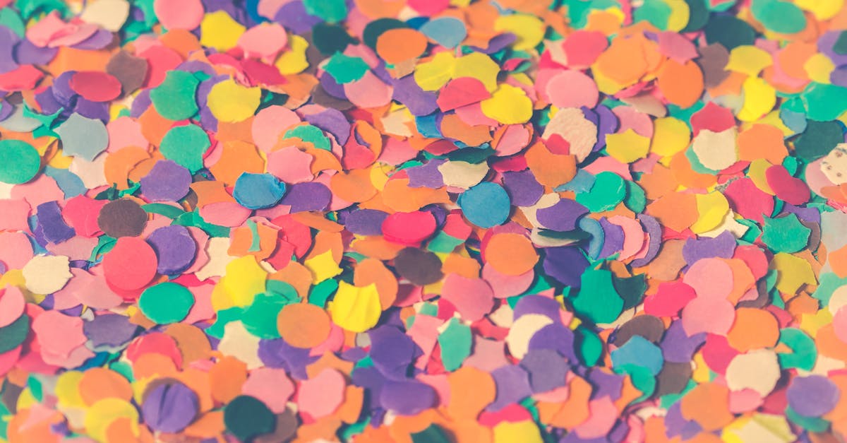 How to make a cheap confetti cannon?