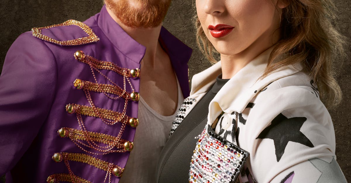 How to make an old people costume?