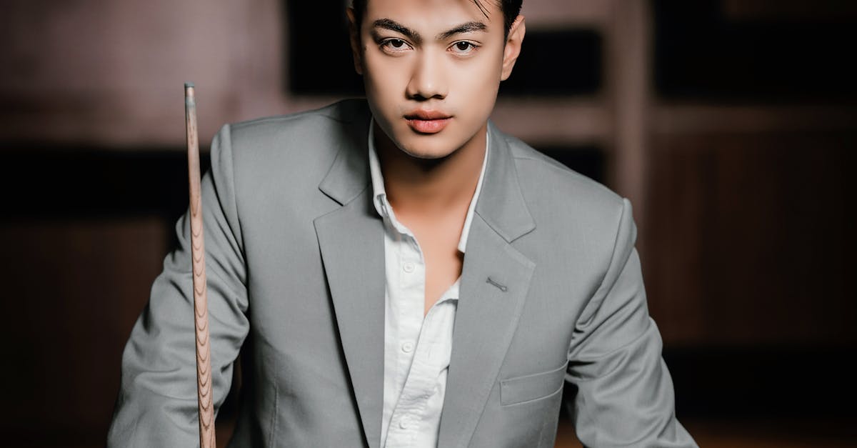 What does bring party favors mean?